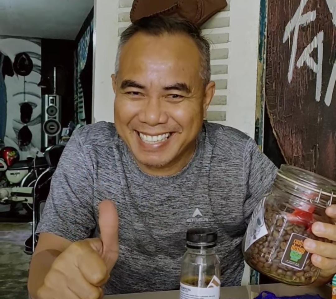 Menikmati Kopi Kampung Jambi