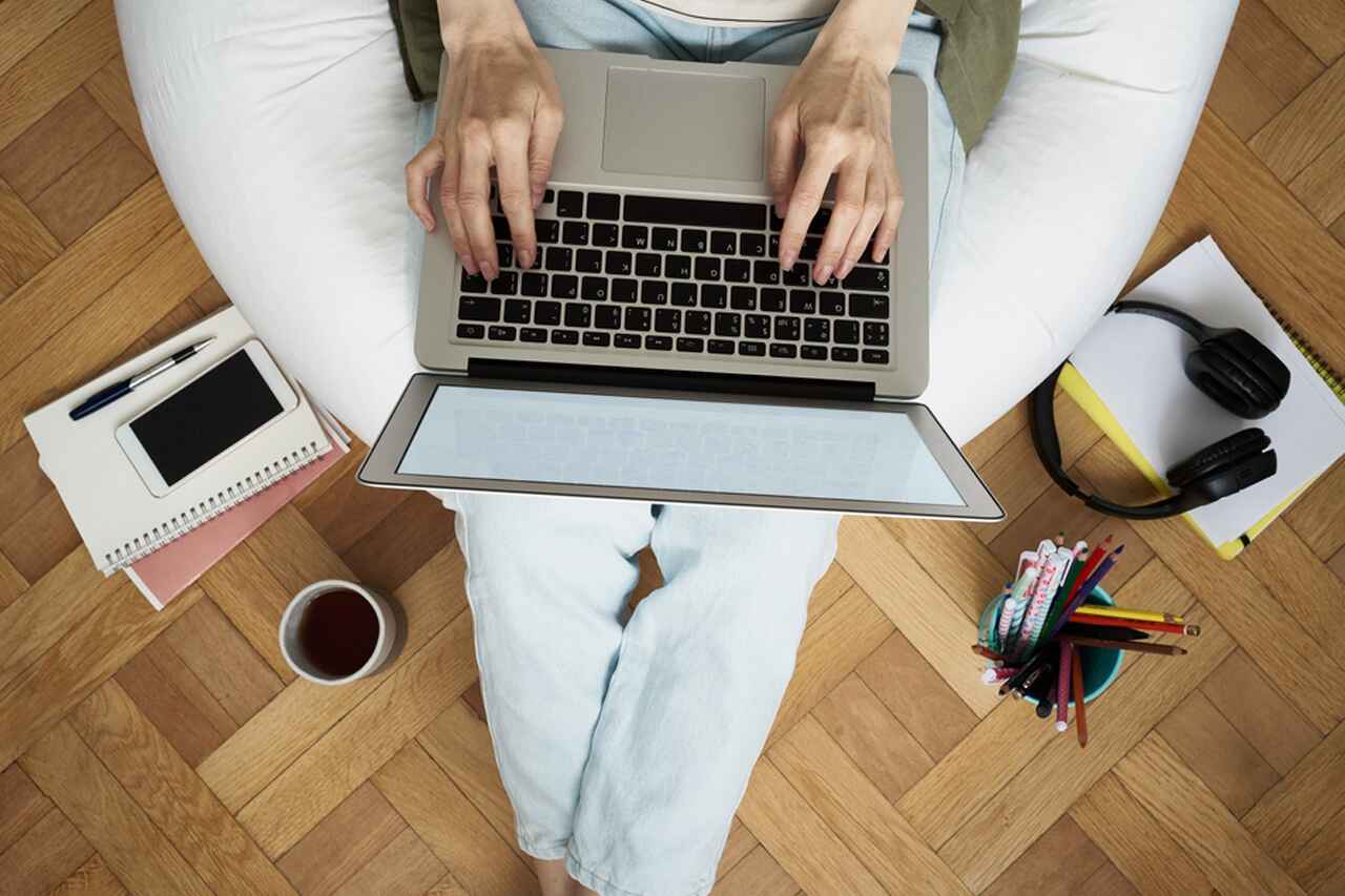 Tips Menulis CV yang Menonjol dan Memukau Perekrut Kerja